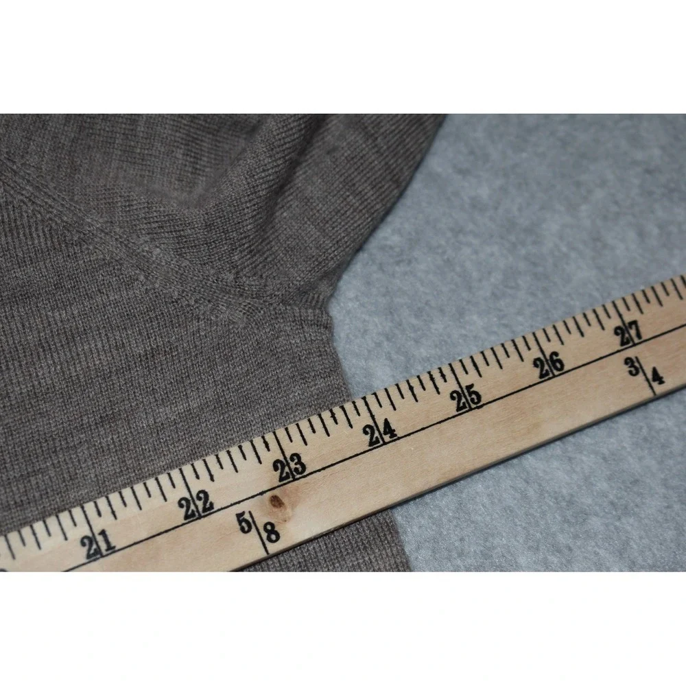Jos A Bank Sweater Mens Large Tan V-Neck 100% Wool Classic Collection Golf